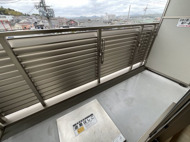 【バルコニー】 | クロスＡＫＴ | 暖かな日差しのふりそそぐバルコニー