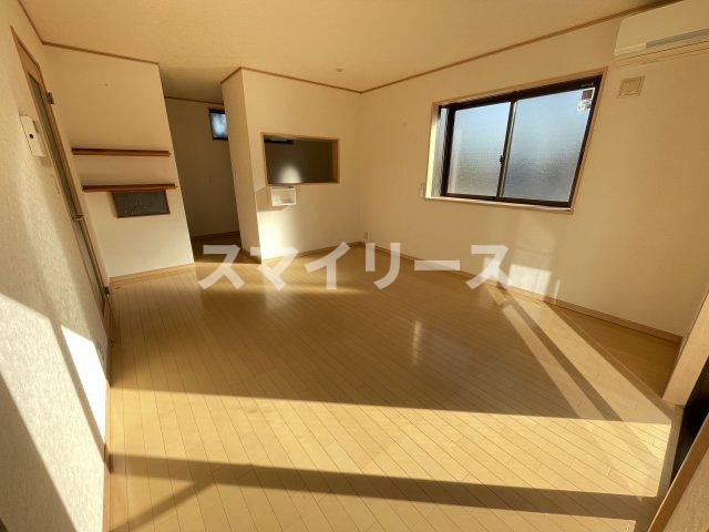 柏市東柏1丁目戸建住宅の居間・リビング