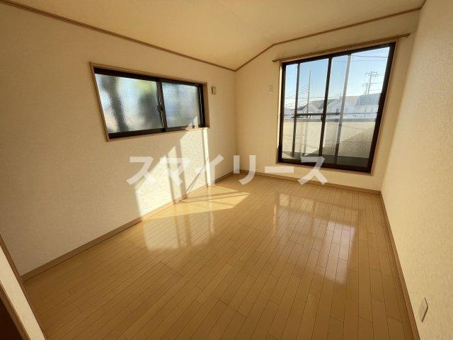 柏市東柏1丁目戸建住宅の居間・リビング