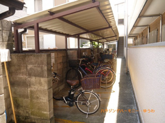 【その他共用部分】 | 敷地内に、便利な屋根付き駐輪場があります。