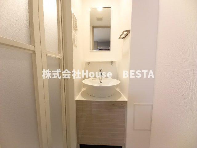 エスリードレジデンス神戸三宮の独立洗面台