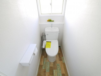 【トイレ】 | 東金市日吉台2丁目　中古戸建 | 内外装リフォーム済み令和5年1月４LDK 都市ガス上下水 バス停・スーパー・コンビニ・小学校・バス停のある分譲地内都市ガス上下水