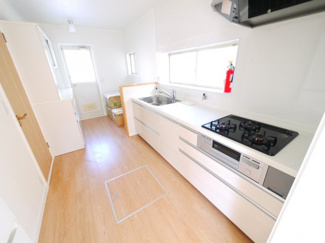 【キッチン】 | 東金市日吉台2丁目　中古戸建 | 内外装リフォーム済み令和5年1月４LDK 都市ガス上下水 バス停・スーパー・コンビニ・小学校・バス停のある分譲地内都市ガス上下水