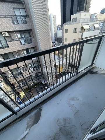 山崎マンション長柄西のバルコニー|暖かな日差しのふりそそぐバルコニー