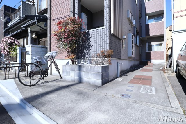 【エントランス】 | MaisonFar黒川 | エントランスです