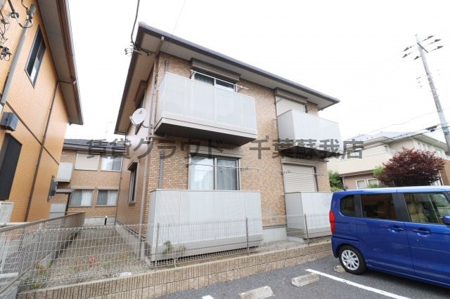 クレール・ソガBの外観|4世帯のかわいい外観♪