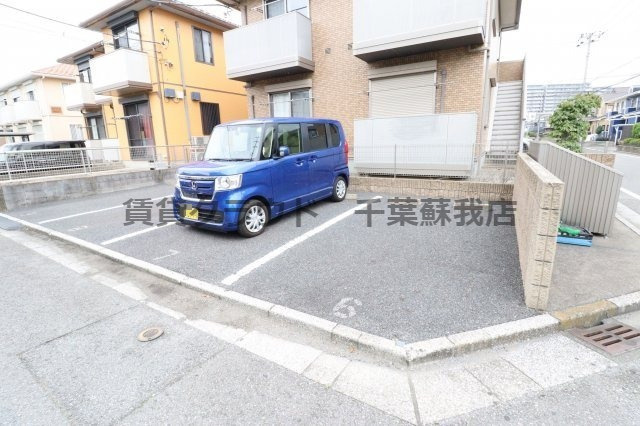 クレール・ソガBの駐車場|駐車スペースもあります