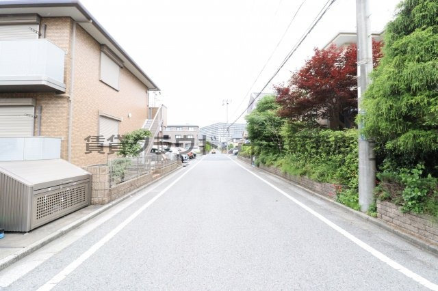 クレール・ソガBの周辺