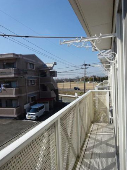 上津コーポ【キャッシュバック対象物件】のバルコニー|陽当たり良好なバルコニーです