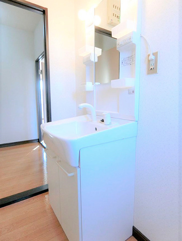 上津コーポ【キャッシュバック対象物件】の独立洗面台|独立洗面台で身支度をすべて済ませてしまいましょう