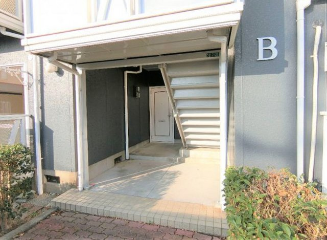 上津コーポ【キャッシュバック対象物件】のエントランス|建物の内部です