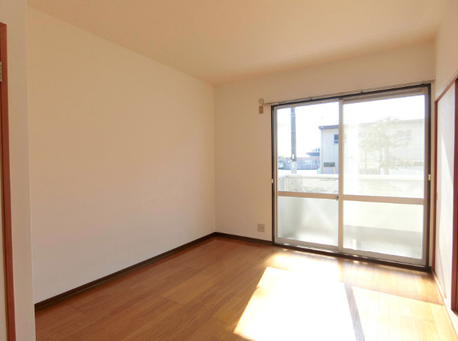 上津コーポ【キャッシュバック対象物件】の居間・リビング|使いやすいリビングです