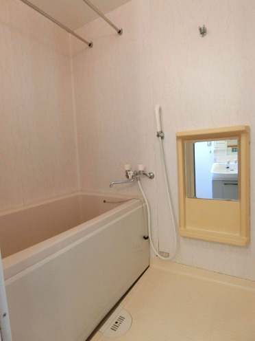 上津コーポ【キャッシュバック対象物件】の浴室|落ち着いた空間のお風呂です