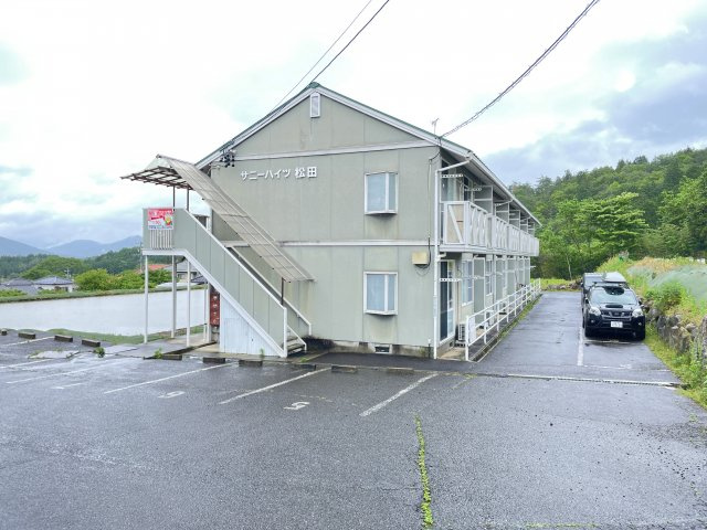 サニーハイツ松田の外観