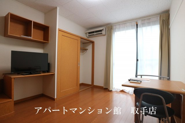 レオパレスルーチェⅡの居間・リビング|画像3