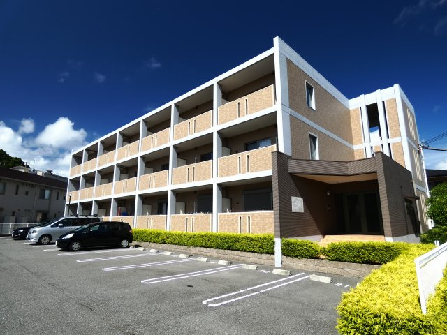 フォレスタ