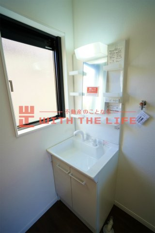 ナナザスタイル田主丸【キャッシュバック対象物件】の独立洗面台|独立洗面台、小物を置くことができて便利です