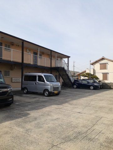 メイツ瑞穂の駐車場