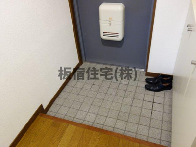 【玄関】 | マルキュウビル