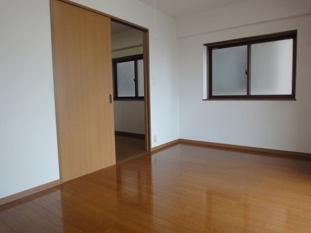 【洋室】 | メロディハイム愛宕山