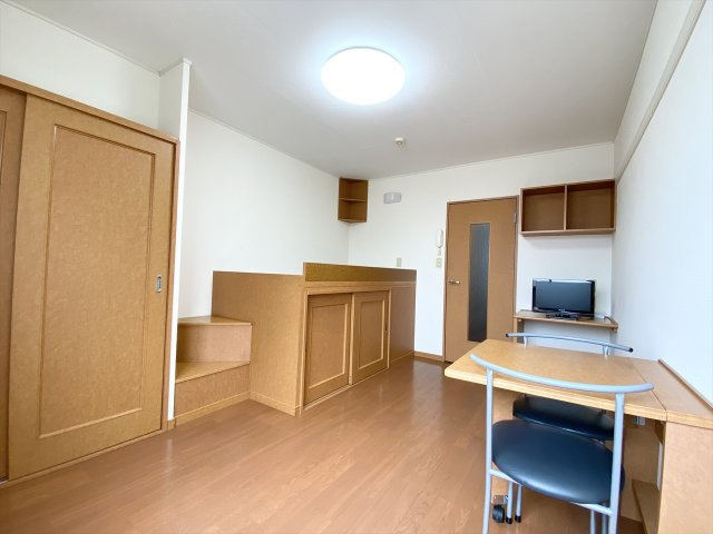 レオパレス針ヶ沢Bの居間・リビング|画像8