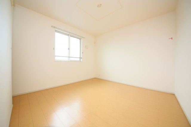 ファミール池田の居間・リビング