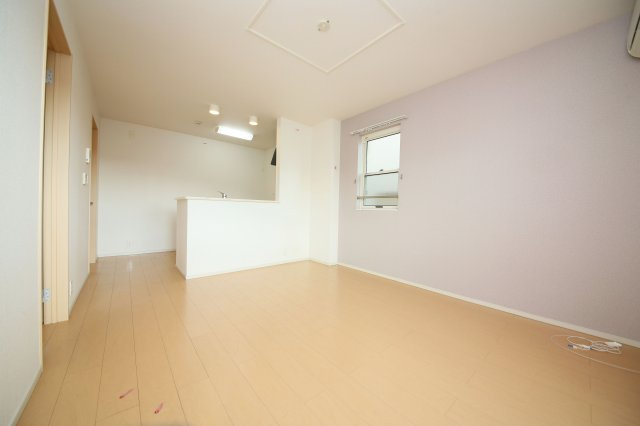 ファミール池田の居間・リビング