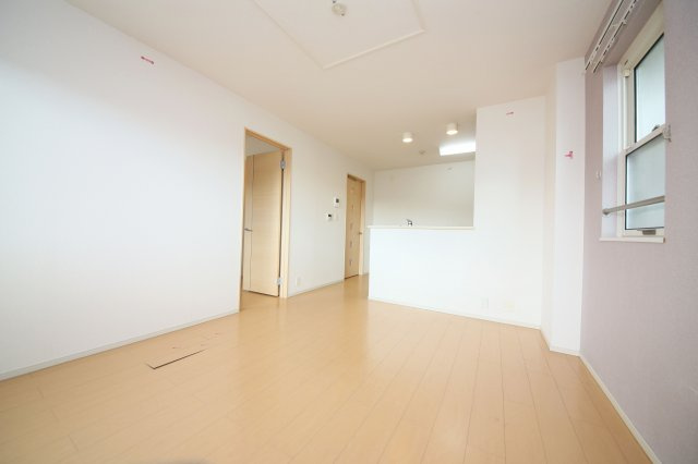 ファミール池田の居間・リビング