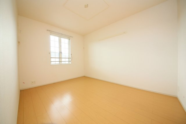 ファミール池田の洋室