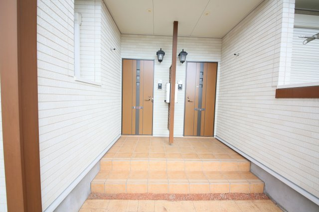 ファミール池田の玄関