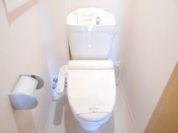 翡翠館 Ⅱのトイレ|Ⅱ202 温水洗浄暖房便座