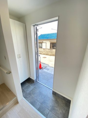 【玄関】 | 玉瀬町貸家