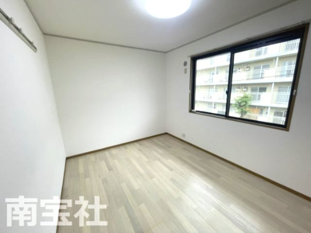【居間・リビング】 | 使い勝手のいい洋室です