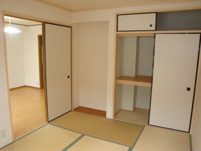 エーデル雲雀丘二番館の和室