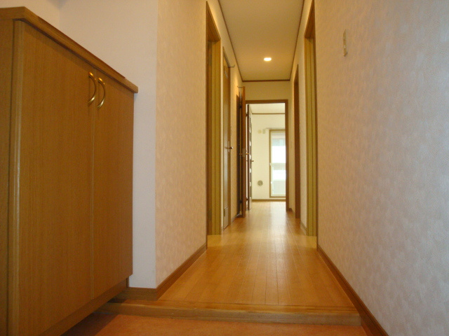 エーデル雲雀丘二番館の玄関