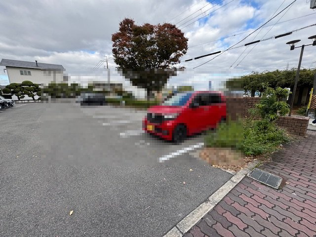 レスポワール狭山壱番館の駐車場