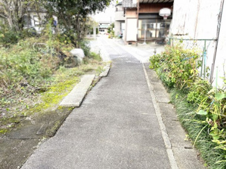 【前面道路含む現地写真】