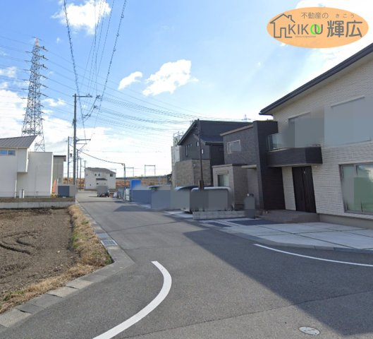 高砂市荒井町小松原Ⅱ（全2区画）A号地 土地の前面道路含む現地写真|前面道路は広々としておりますので、お車の運転が苦手な方でも安心ですね。
