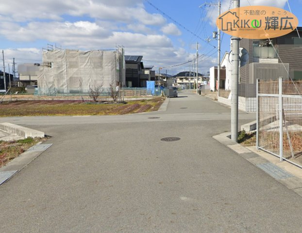 高砂市荒井町小松原Ⅱ（全2区画）A号地 土地の周辺|前面道路は広々としておりますので、お車の運転が苦手な方でも安心ですね。