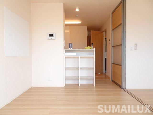 熊本市中央区帯山４丁目のアパートの居間・リビング