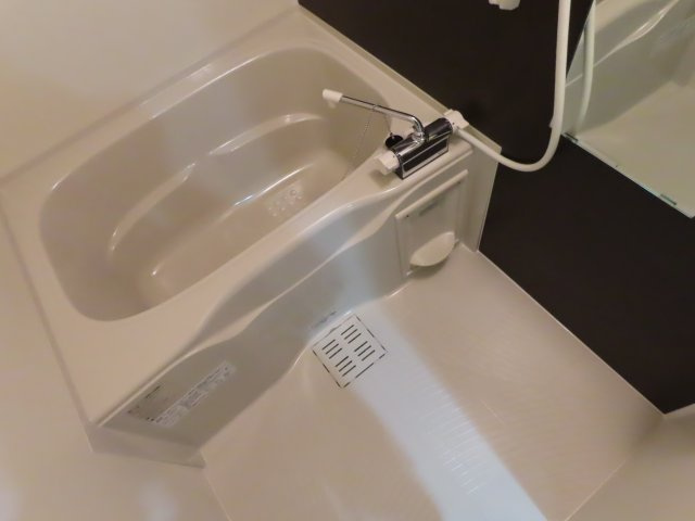 フジパレス十三北Ⅱ番館の浴室