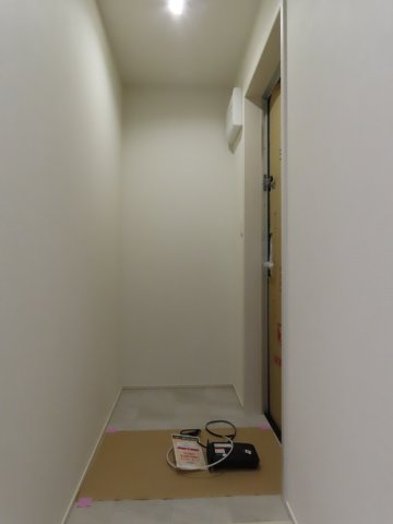 フジパレス十三北Ⅱ番館の玄関