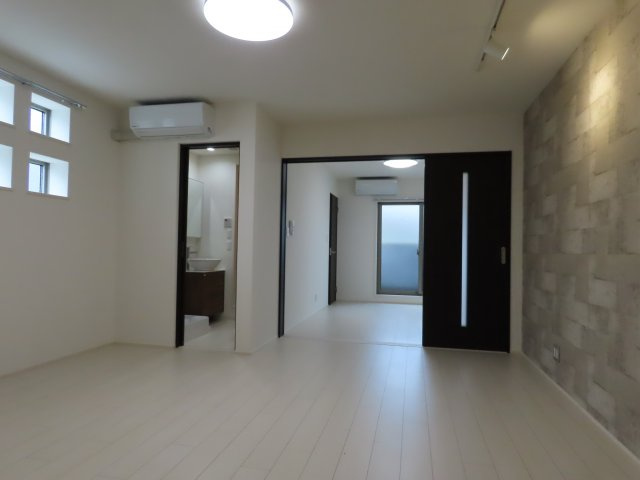 フジパレス十三北Ⅱ番館の居間・リビング