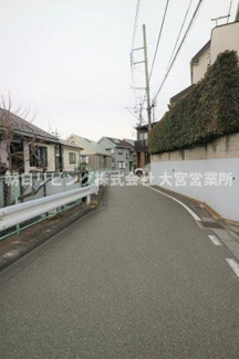 【前面道路含む現地写真】