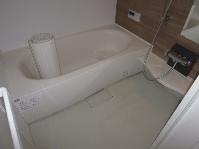 サニープレインＤの浴室