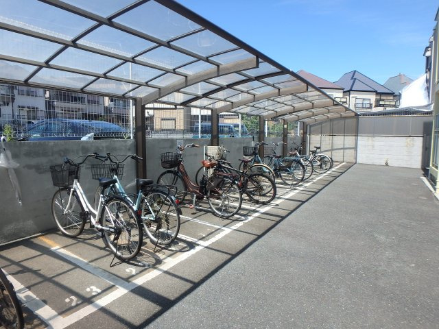 【その他共用部分】 | コンセール愛宕山 | 屋根付き駐輪スペースです