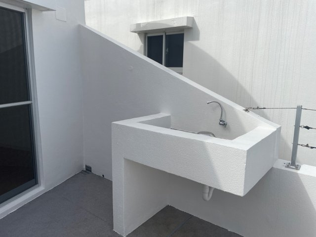 コナガーデン（うるま市石川東恩納）のバルコニー|水栓付き