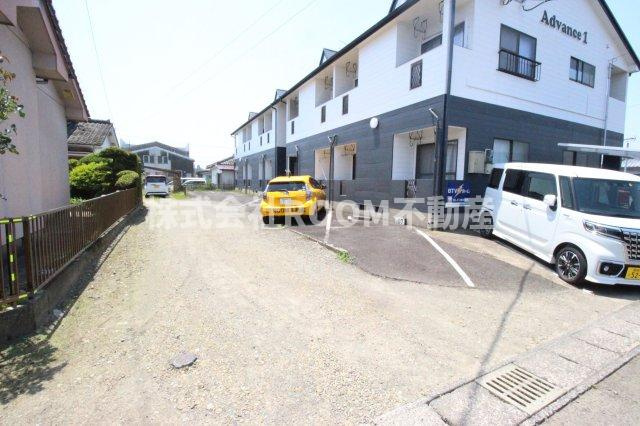 Advanceの駐車場|駐車場完備です