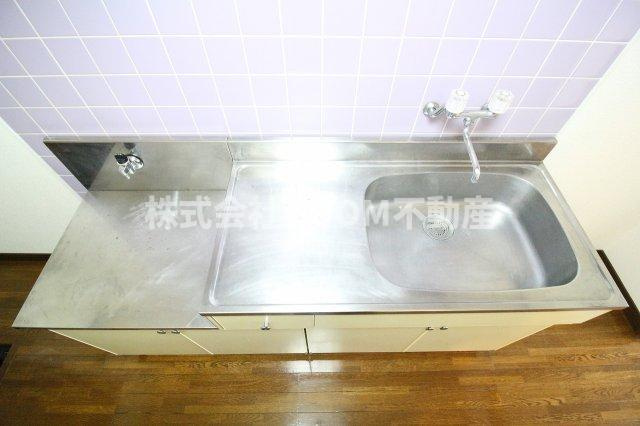 Advanceのキッチン|コンパクトなキッチンで掃除もラクラク