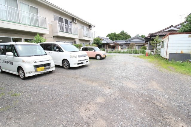 日昇コーポラスⅠの駐車場